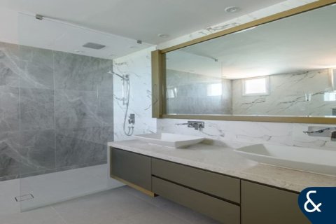 Villa en Jumeirah Golf Estates, Dubai, 4 dormitorios, 419 m², № 75925 - foto 15