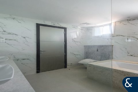 Villa en Jumeirah Golf Estates, Dubai, 4 dormitorios, 419 m², № 75925 - foto 14