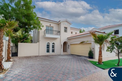 Villa en Jumeirah Golf Estates, Dubai, 4 dormitorios, 419 m², № 75925 - foto 1