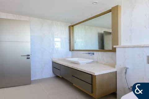 Villa en Jumeirah Golf Estates, Dubai, 4 dormitorios, 419 m², № 75925 - foto 13