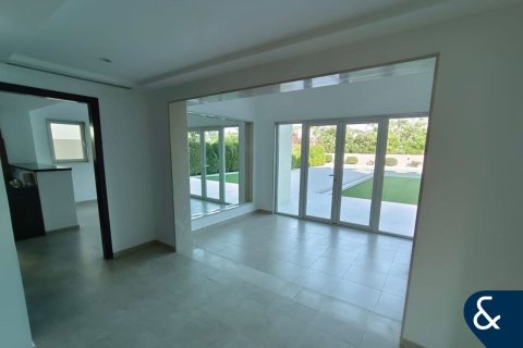 Купить виллу в Regional, Jumeirah Park, Дубай: 3 спальни, 285м², № 75951 - фото 9