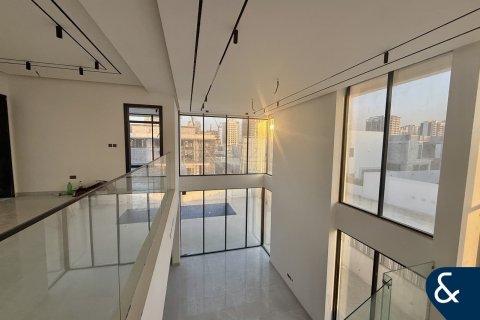 Villa in Al Furjan, Dubai 5 bedrooms, 600 sq.m. № 98521 - photo 13