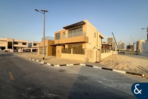 Villa in Al Furjan, Dubai 5 bedrooms, 600 sq.m. № 98521 - photo 4