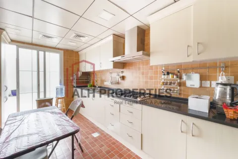 Villa in The Springs, Dubai 3 bedrooms, 213 sq.m. № 92780 - photo 3