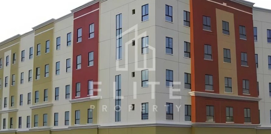 Camp de travail à Dubai Investment Park, Dubai, 6819 m², № 38901