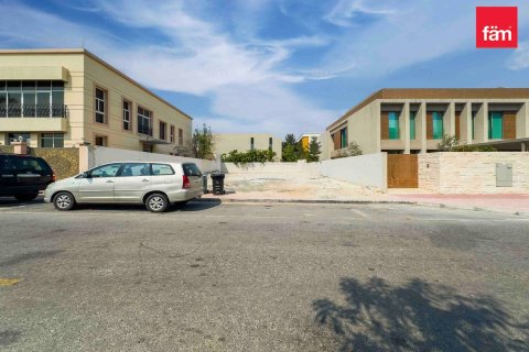 Купить земельный участок в Дубае: 464.5м², № 53222 - фото 1