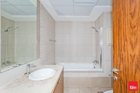 Apartment in Business Bay, Dubai 1 bedroom, 126 sq.m. № 93754 - photo 15