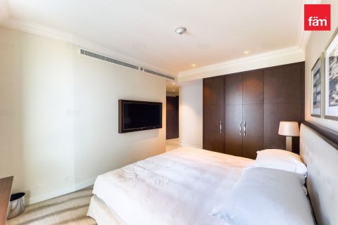 Apartment in Downtown Dubai (Downtown Burj Dubai), Dubai 2 bedrooms, 134.9 sq.m. № 93742 - photo 16