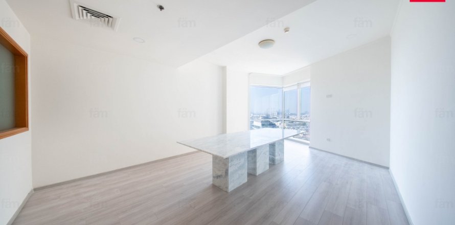 Oficina en Sheikh Zayed Road, Dubai, 223.9 m², № 58422