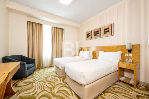 Hotel Apartment in Jumeirah Lake Towers, Dubai 2 bedrooms, 167 sq.m. № 23294 - photo 14