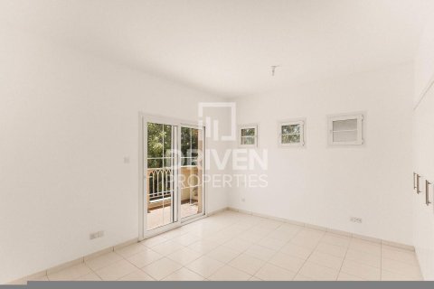 Villa in Springs 12, The Springs, Dubai 3 bedrooms, 332.78 sq.m. № 130022 - photo 5