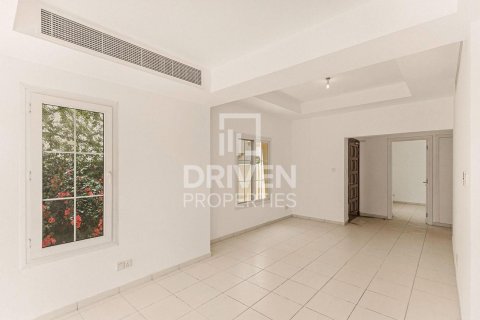 Villa in Springs 12, The Springs, Dubai 3 bedrooms, 332.78 sq.m. № 130022 - photo 21