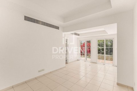 Villa in Springs 12, The Springs, Dubai 3 bedrooms, 332.78 sq.m. № 130022 - photo 22