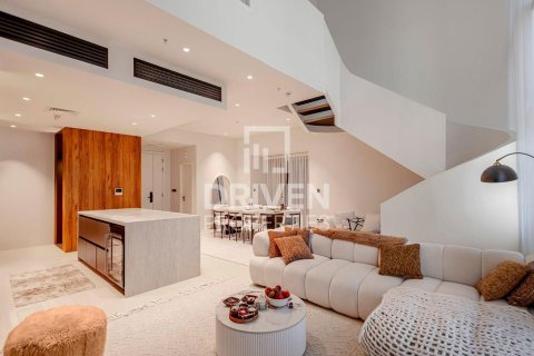 Apartment in Central Park Tower, DIFC, Dubai 2 bedrooms, 189.34 sq.m. № 130023