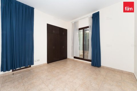 Villa à Dubai, 4 chambres, 298.1 m², № 84759 - photo 2