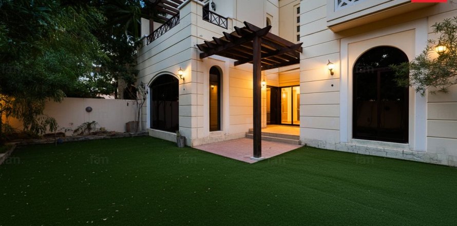 Villa à Dubai, 4 chambres, 298.1 m², № 84759