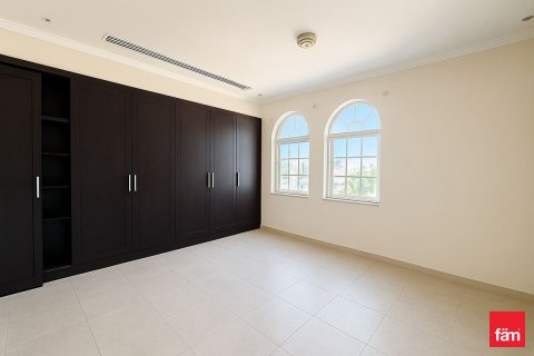 Купить виллу в Дубае: 3 спальни, 1067.5м², № 84739 - фото 13