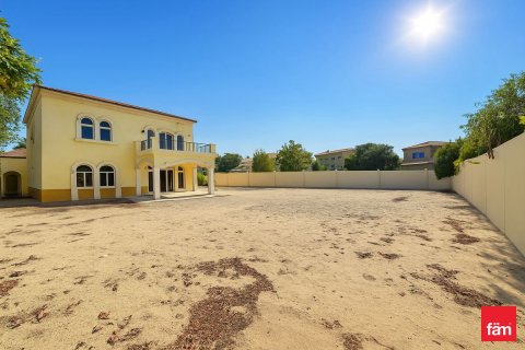 Купить виллу в Дубае: 3 спальни, 1067.5м², № 84739 - фото 4