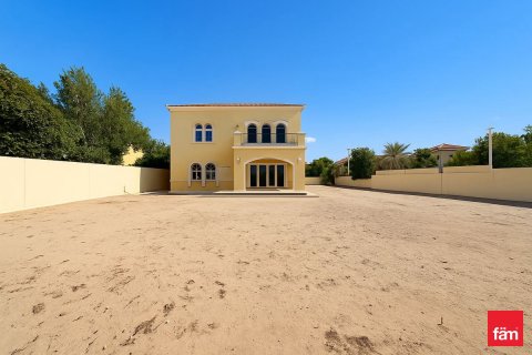 Купить виллу в Дубае: 3 спальни, 1067.5м², № 84739 - фото 7