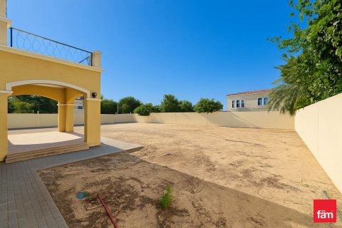 Купить виллу в Дубае: 3 спальни, 1067.5м², № 84739 - фото 2