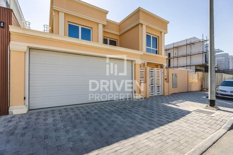 Villa in Al Furjan, Dubai 5 bedrooms, 525 sq.m. № 129162 - photo 20