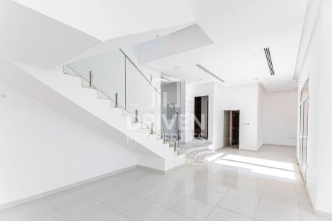 Villa in Al Furjan, Dubai 5 bedrooms, 525 sq.m. № 129162 - photo 2