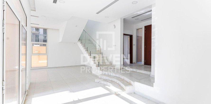 Villa in Al Furjan, Dubai 5 bedrooms, 525 sq.m. № 129162