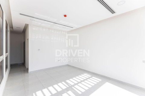 Villa in Al Furjan, Dubai 5 bedrooms, 525 sq.m. № 129162 - photo 11