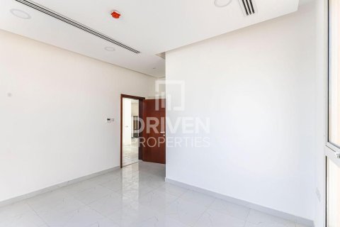 Villa in Al Furjan, Dubai 5 bedrooms, 525 sq.m. № 129162 - photo 7