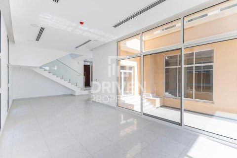 Villa in Al Furjan, Dubai 5 bedrooms, 525 sq.m. № 129162 - photo 4