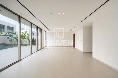 Villa in Jumeirah Park, Dubai 5 bedrooms, 560.95 sq.m. № 129229