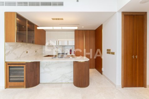 Apartment in Palm Jumeirah, Dubai 3 bedrooms, 188 sq.m. № 105118 - photo 3