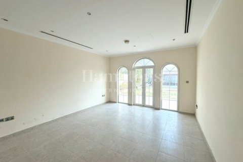 Снять в аренду виллу в Jumeirah Park Homes, Jumeirah Park, Дубай: 3 спальни, 742.75948500м², № 12805 - фото 4
