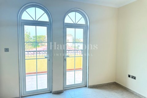 Снять в аренду виллу в Jumeirah Park Homes, Jumeirah Park, Дубай: 3 спальни, 742.75948500м², № 12805 - фото 6