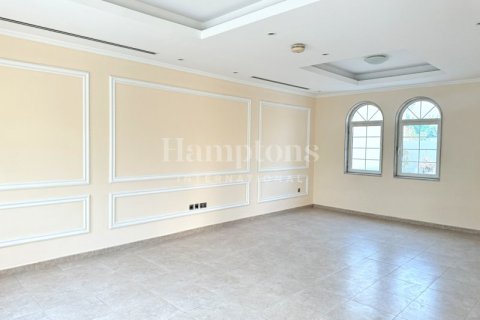 Снять в аренду виллу в Jumeirah Park Homes, Jumeirah Park, Дубай: 3 спальни, 742.75948500м², № 12805 - фото 1