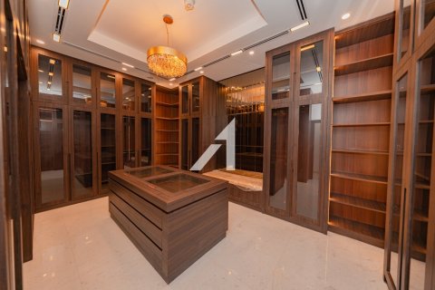 Villa in Jumeirah, Dubai 7 bedrooms, 978.4 sq.m. № 52512 - photo 15
