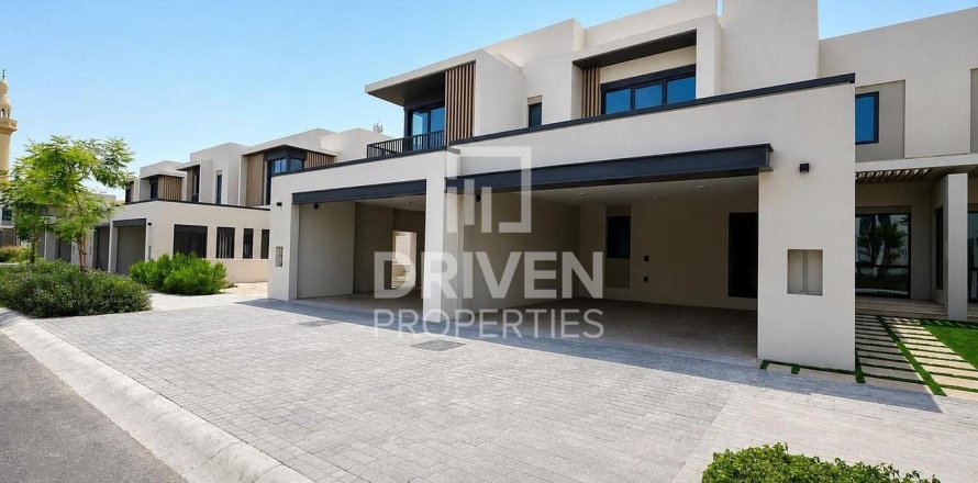 Villa in Jebel Ali, Dubai 4 bedrooms, 252.05 sq.m. № 127833