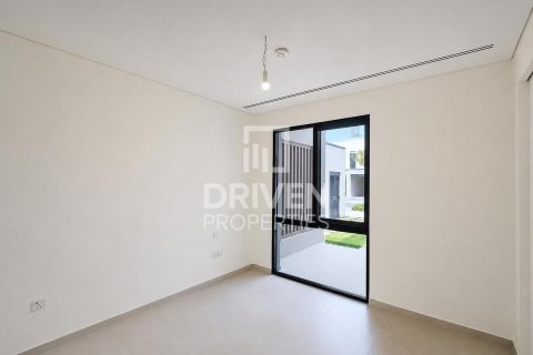 Villa in Jebel Ali, Dubai 4 bedrooms, 252.05 sq.m. № 127833 - photo 6