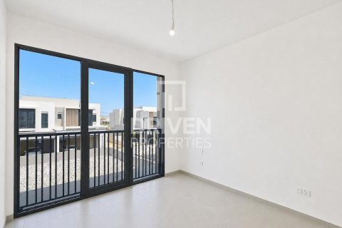 Villa in Jebel Ali, Dubai 4 bedrooms, 252.05 sq.m. № 127833 - photo 13