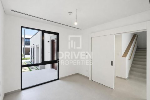 Villa in Jebel Ali, Dubai 4 bedrooms, 252.05 sq.m. № 127833 - photo 5