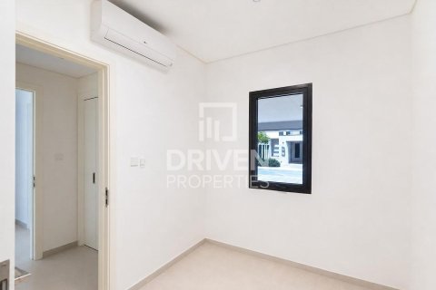 Villa in Jebel Ali, Dubai 4 bedrooms, 252.05 sq.m. № 127833 - photo 12