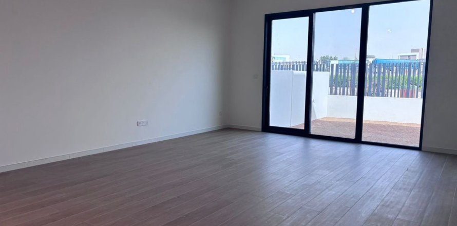 Таунхаус в Джабаль-Али, Дубай, 4 спальни, 256.6м², № 111718