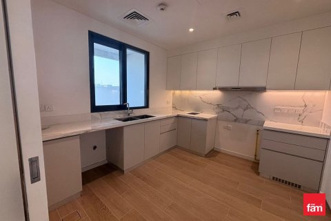 Снять в аренду таунхаус в Джабаль-Али, Дубай: 4 спальни, 256.6м², № 111718 - фото 10