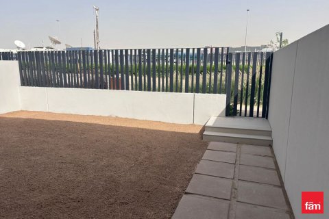 Снять в аренду таунхаус в Джабаль-Али, Дубай: 4 спальни, 256.6м², № 111718 - фото 15