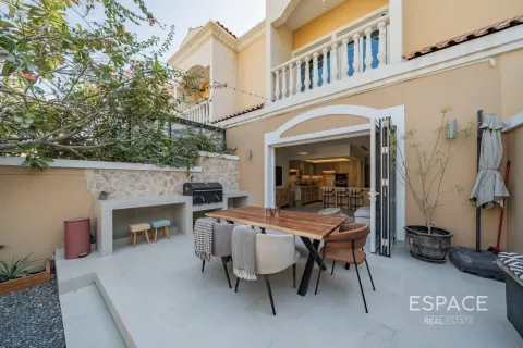 Adosado en Jumeirah Village Circle, Dubai, 2 dormitorios, 152 m², № 61693 - foto 19