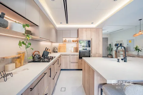 Adosado en Jumeirah Village Circle, Dubai, 2 dormitorios, 152 m², № 61693 - foto 6