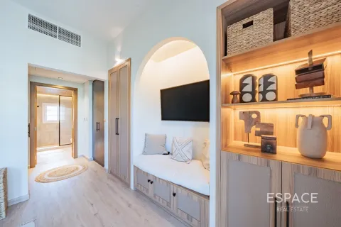 Adosado en Jumeirah Village Circle, Dubai, 2 dormitorios, 152 m², № 61693 - foto 12