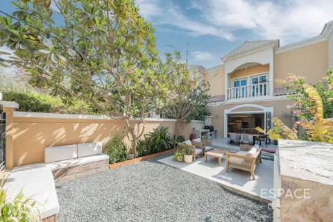 Adosado en Jumeirah Village Circle, Dubai, 2 dormitorios, 152 m², № 61693 - foto 20