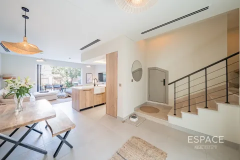 Adosado en Jumeirah Village Circle, Dubai, 2 dormitorios, 152 m², № 61693 - foto 4
