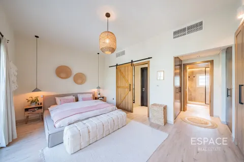 Adosado en Jumeirah Village Circle, Dubai, 2 dormitorios, 152 m², № 61693 - foto 10